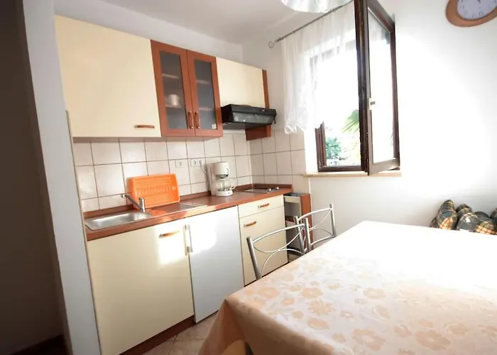 Apartment Cozzy App In Poreč